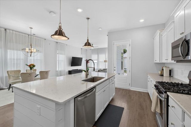 206 W Respite Lane, Summerville, SC 29483