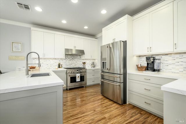 430 Longwood Pl, Vacaville, CA 95688