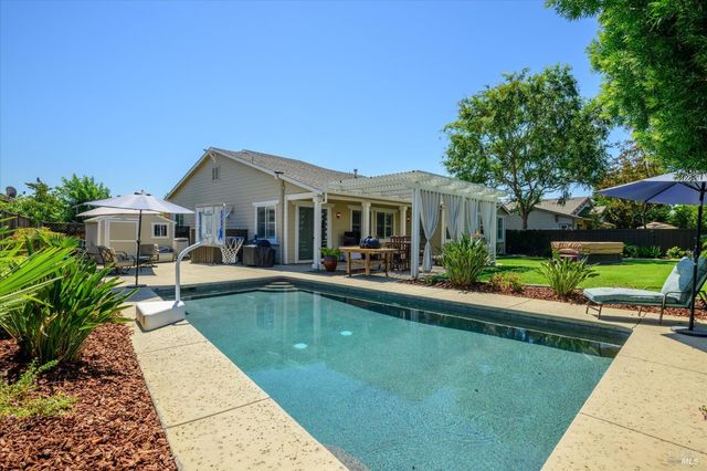 430 Longwood Pl, Vacaville, CA 95688