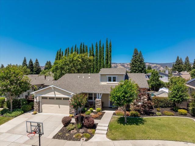 430 Longwood Pl, Vacaville, CA 95688