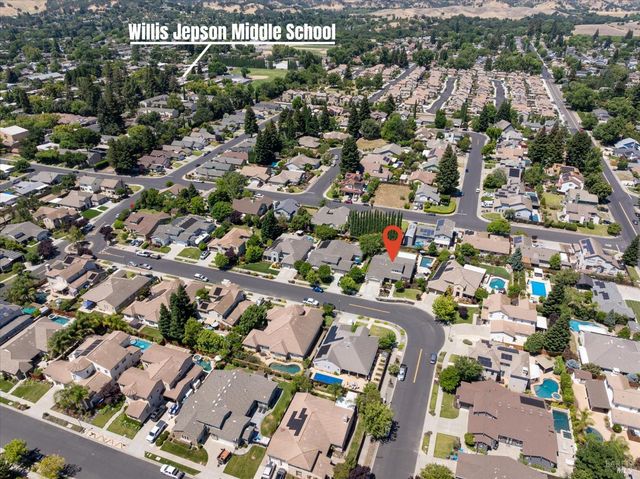 430 Longwood Pl, Vacaville, CA 95688