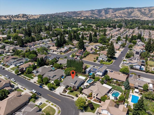 430 Longwood Pl, Vacaville, CA 95688