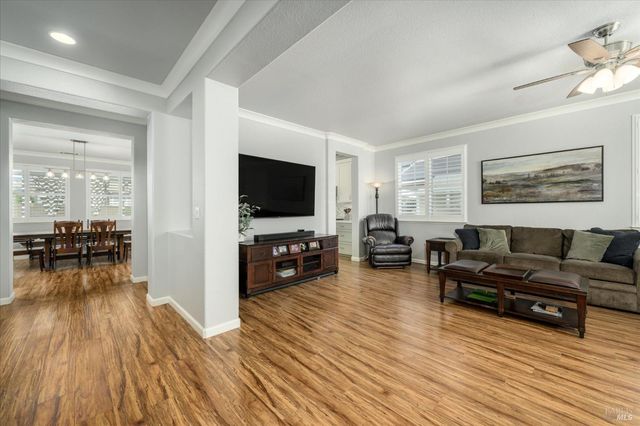430 Longwood Pl, Vacaville, CA 95688