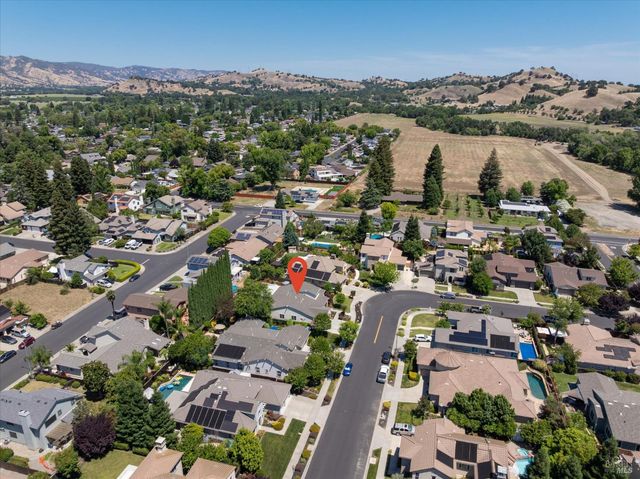 430 Longwood Pl, Vacaville, CA 95688