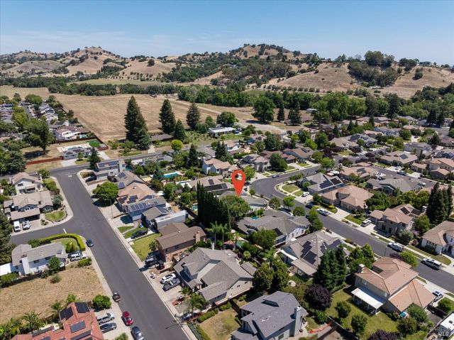 430 Longwood Pl, Vacaville, CA 95688