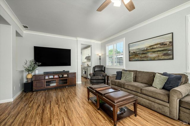 430 Longwood Pl, Vacaville, CA 95688