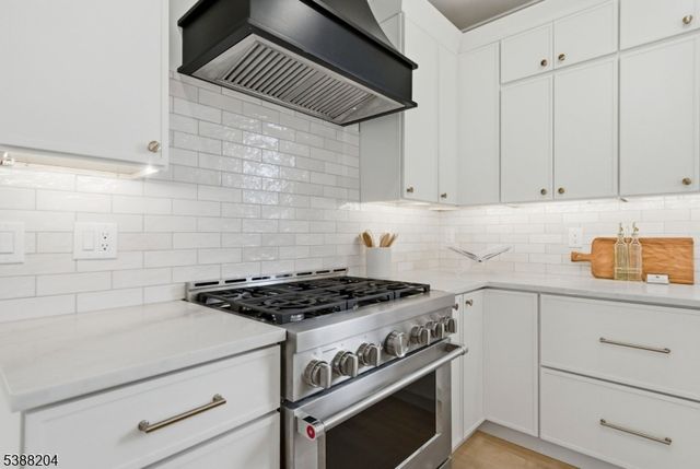 8 Lionel St, Clark Twp., NJ 07066