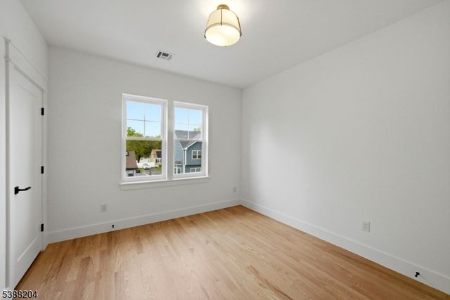 8 Lionel St, Clark Twp., NJ 07066