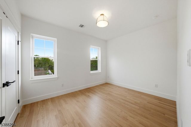 8 Lionel St, Clark Twp., NJ 07066