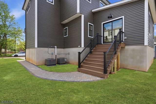 8 Lionel St, Clark Twp., NJ 07066