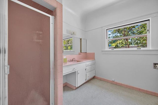 641 E Yale Avenue, Fresno, CA 93704