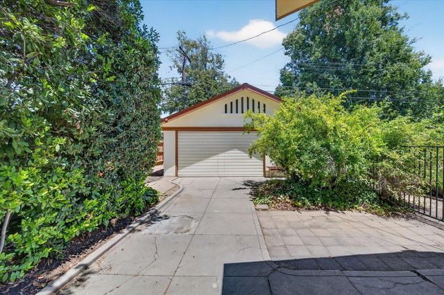 641 E Yale Avenue, Fresno, CA 93704