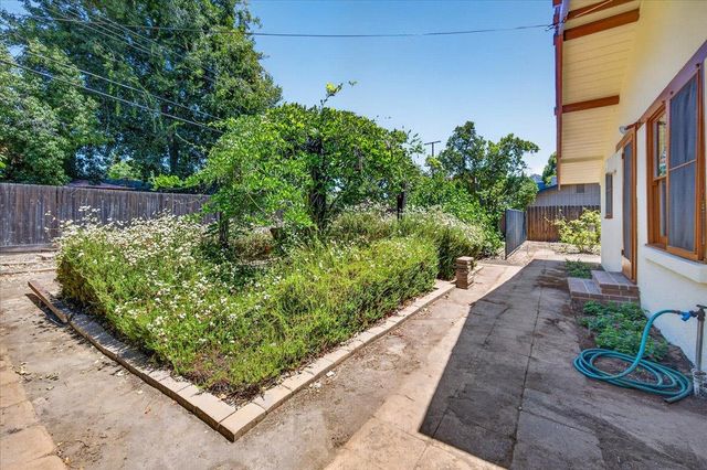 641 E Yale Avenue, Fresno, CA 93704