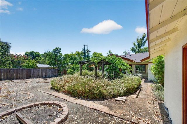 641 E Yale Avenue, Fresno, CA 93704