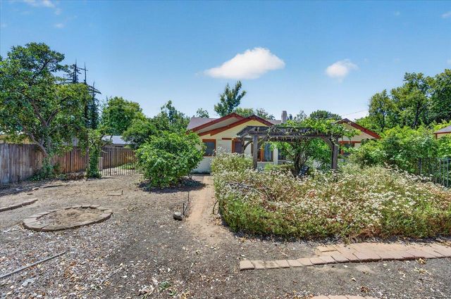 641 E Yale Avenue, Fresno, CA 93704