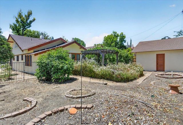 641 E Yale Avenue, Fresno, CA 93704