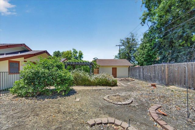 641 E Yale Avenue, Fresno, CA 93704