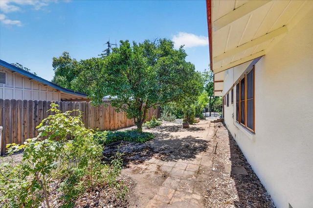 641 E Yale Avenue, Fresno, CA 93704