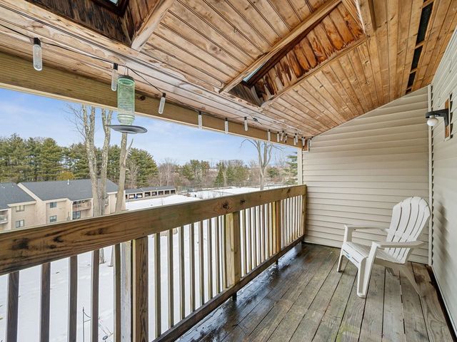 16 Bayberry Lane, South Burlington, VT 05403