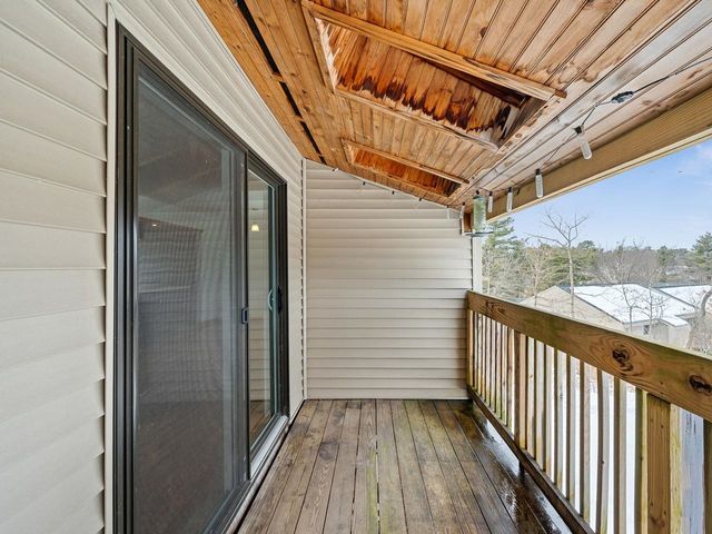 16 Bayberry Lane, South Burlington, VT 05403