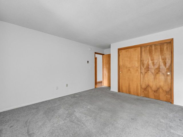 16 Bayberry Lane, South Burlington, VT 05403