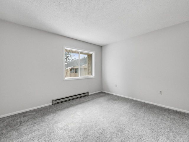 16 Bayberry Lane, South Burlington, VT 05403