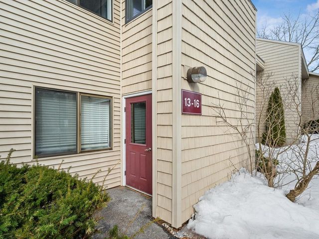 16 Bayberry Lane, South Burlington, VT 05403