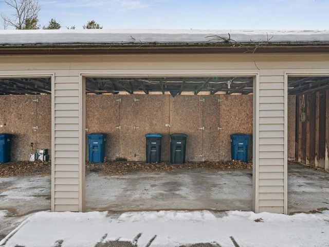 16 Bayberry Lane, South Burlington, VT 05403