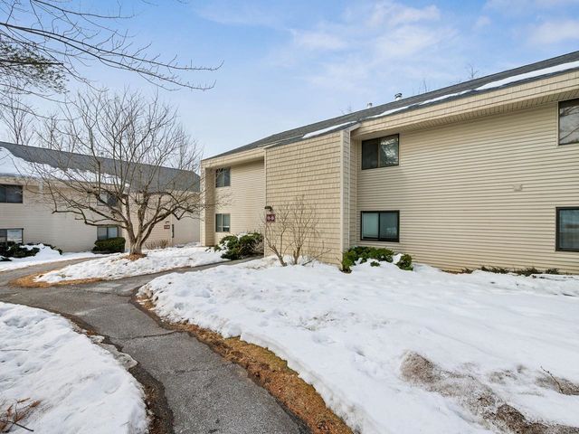 16 Bayberry Lane, South Burlington, VT 05403