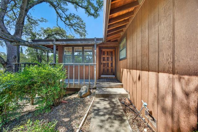 3045 Latham Ln, El Dorado Hills, CA 95762