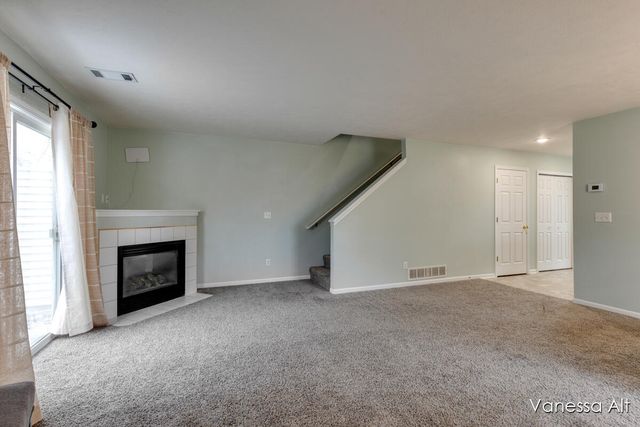 7030 S Cannon Place Lane NE 27, Rockford, MI 49341