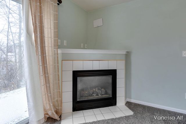 7030 S Cannon Place Lane NE 27, Rockford, MI 49341