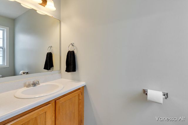 7030 S Cannon Place Lane NE 27, Rockford, MI 49341