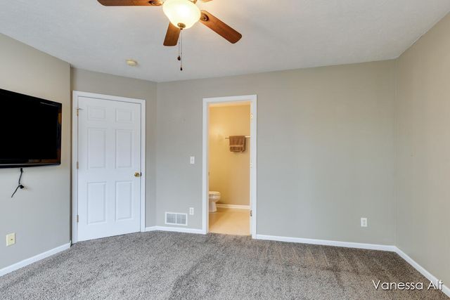 7030 S Cannon Place Lane NE 27, Rockford, MI 49341