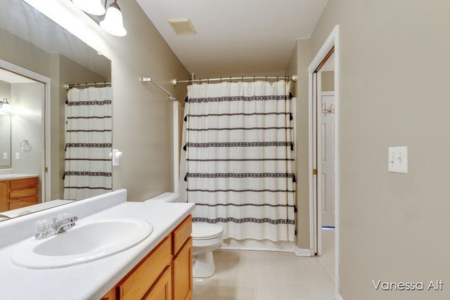 7030 S Cannon Place Lane NE 27, Rockford, MI 49341