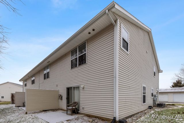 7030 S Cannon Place Lane NE 27, Rockford, MI 49341