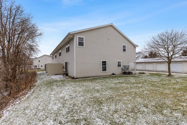 7030 S Cannon Place Lane NE 27, Rockford, MI 49341