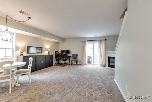 7030 S Cannon Place Lane NE 27, Rockford, MI 49341