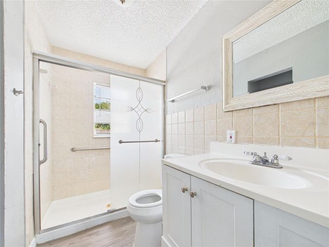 605 S DISSTON AVENUE, Tarpon Springs, FL 34689