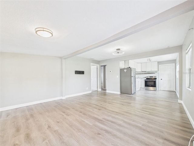 605 S DISSTON AVENUE, Tarpon Springs, FL 34689