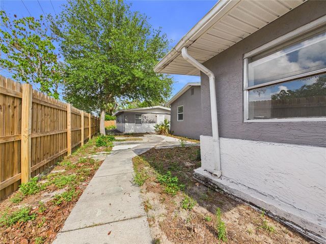 605 S DISSTON AVENUE, Tarpon Springs, FL 34689