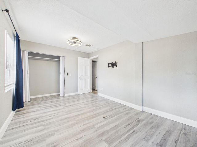 605 S DISSTON AVENUE, Tarpon Springs, FL 34689