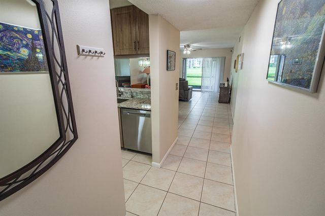 4688 Lucerne Lakes Blvd Boulevard E 104, Lake Worth, FL 33467
