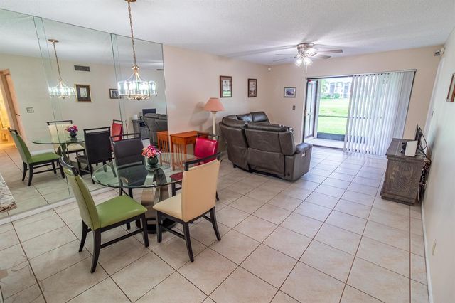 4688 Lucerne Lakes Blvd Boulevard E 104, Lake Worth, FL 33467