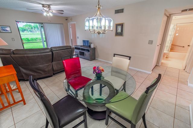 4688 Lucerne Lakes Blvd Boulevard E 104, Lake Worth, FL 33467