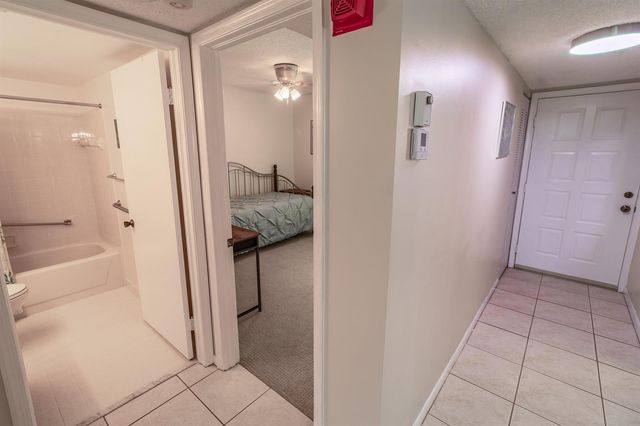 4688 Lucerne Lakes Blvd Boulevard E 104, Lake Worth, FL 33467