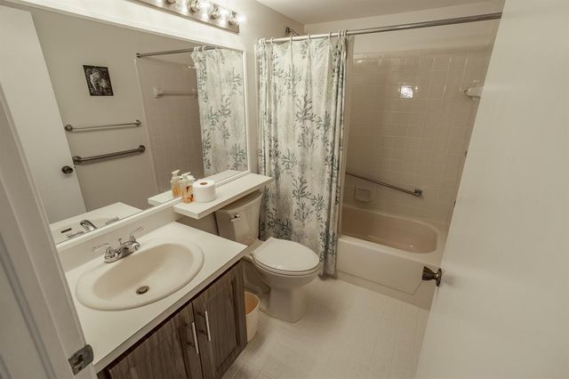 4688 Lucerne Lakes Blvd Boulevard E 104, Lake Worth, FL 33467