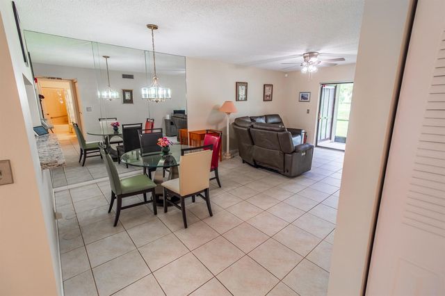 4688 Lucerne Lakes Blvd Boulevard E 104, Lake Worth, FL 33467
