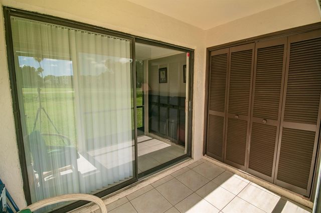 4688 Lucerne Lakes Blvd Boulevard E 104, Lake Worth, FL 33467