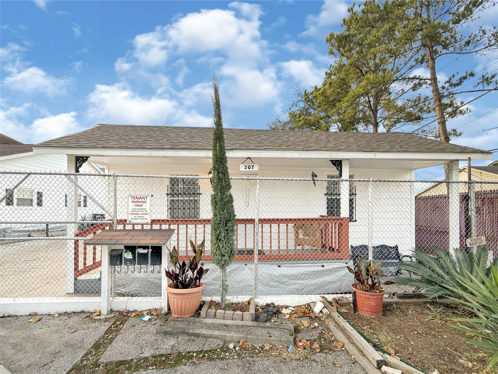 307 N Live Oak Street, Houston, TX 77003